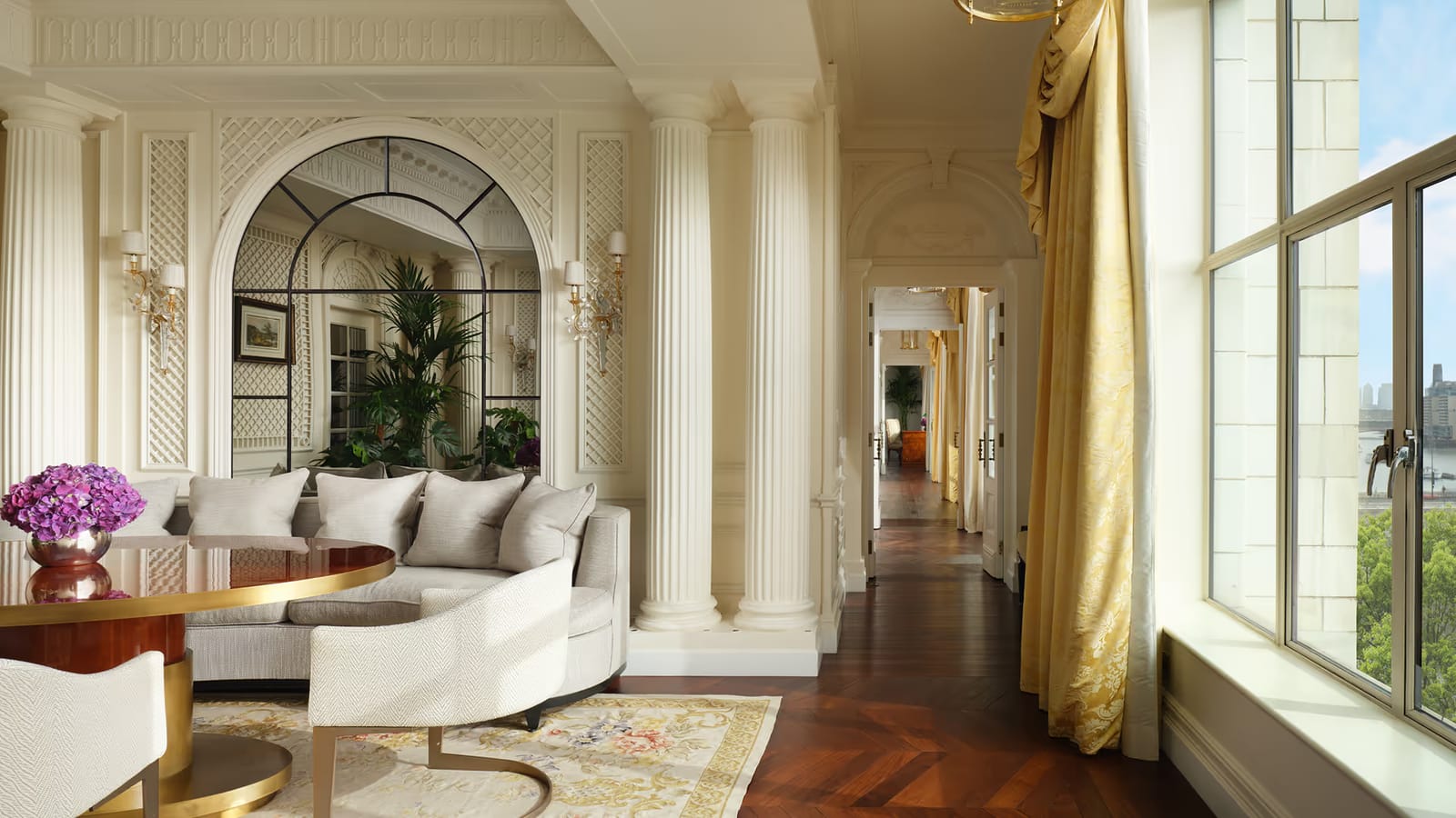 The corridor to the dining room