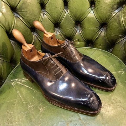 Two-tone Balmoral Oxfords with medallion