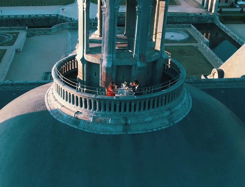 A table for two on the dome