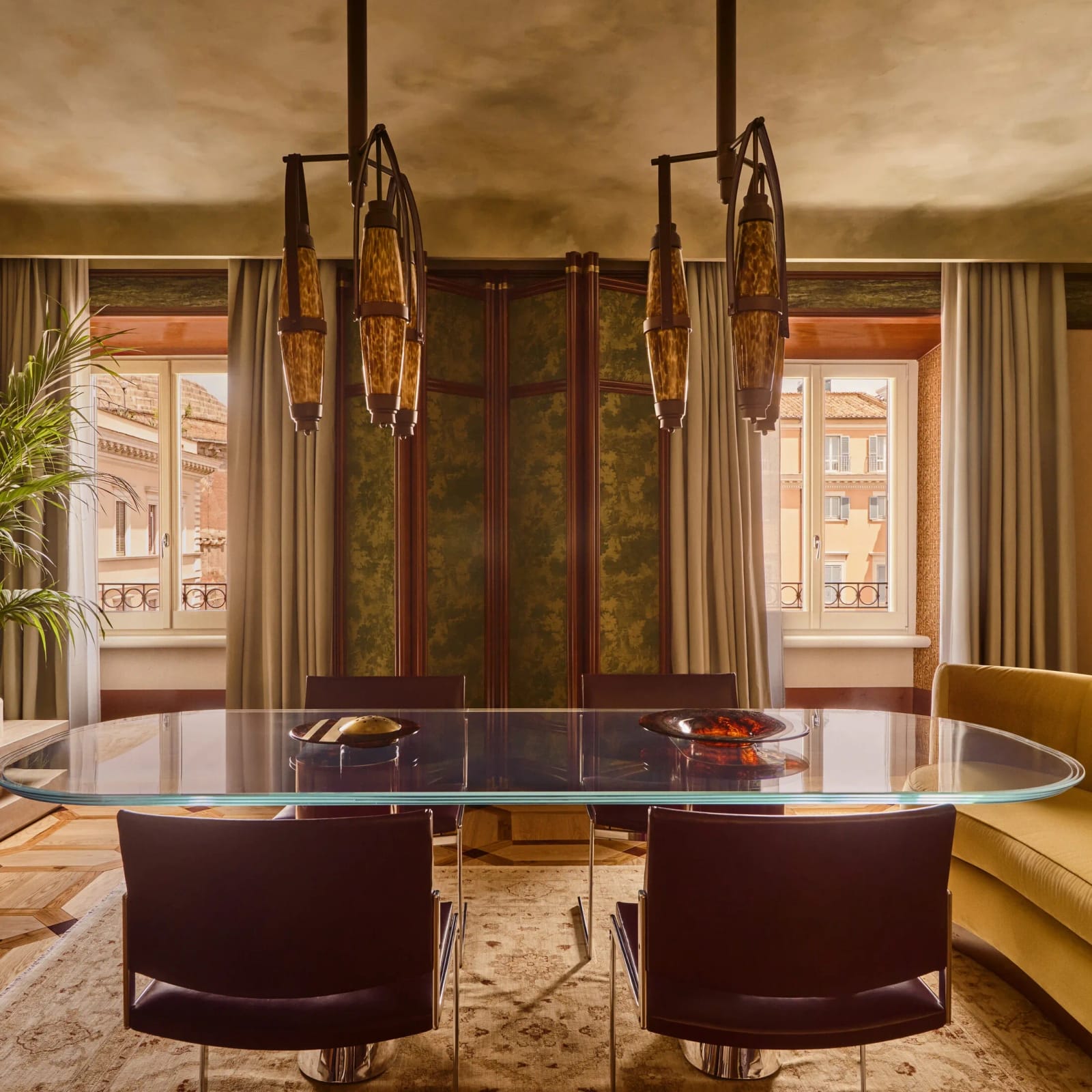 The dining room, the Pantheon through the window
