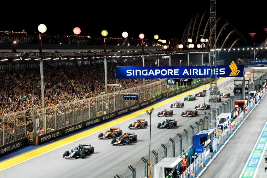 The start on the pit straight at night