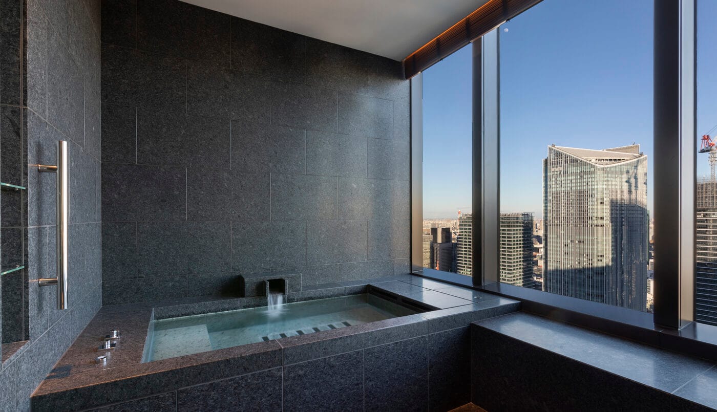 The stone bath at the window
