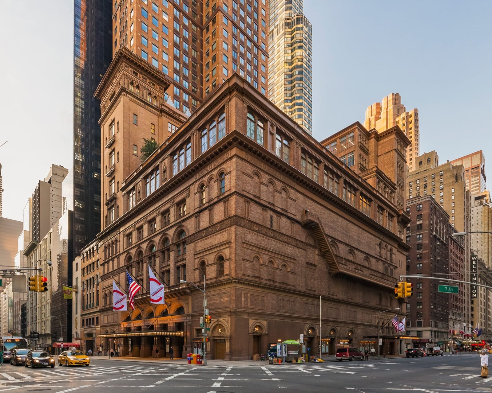 位于第七大道与第57街交口的 Carnegie Hall