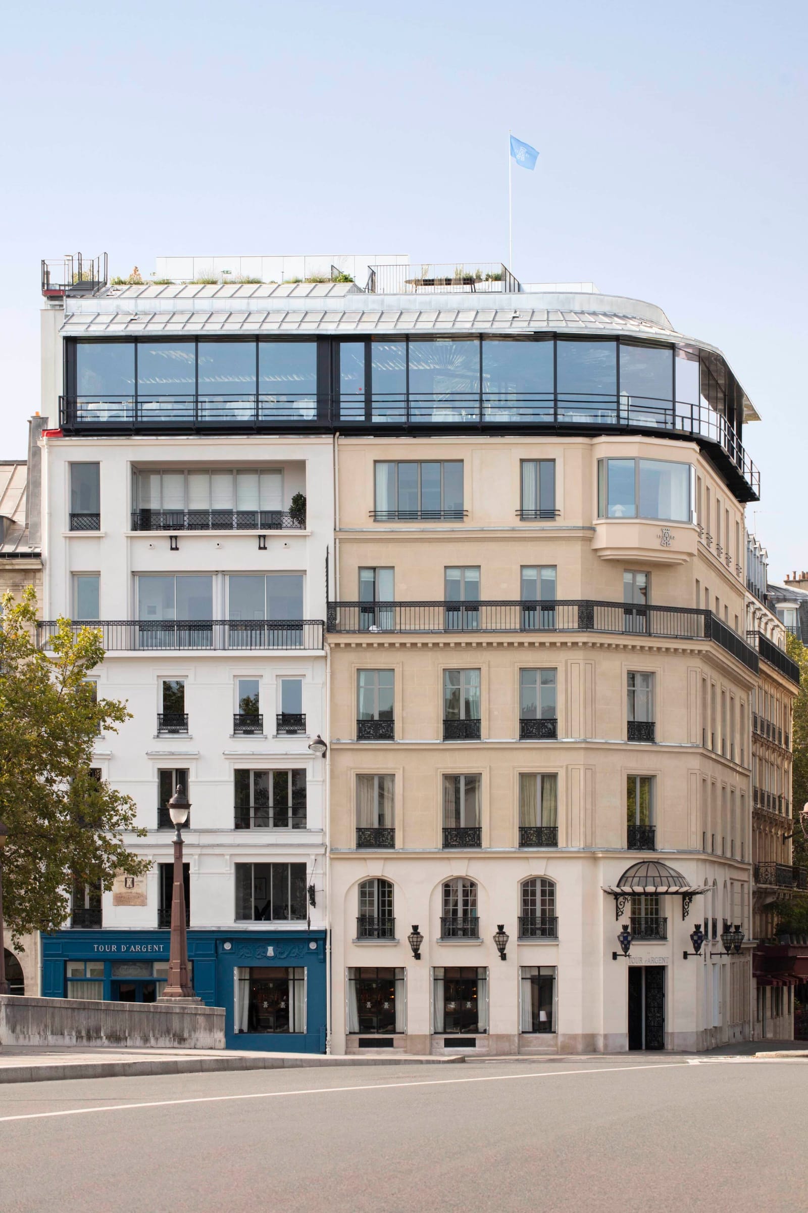 The building on the Quai de la Tournelle