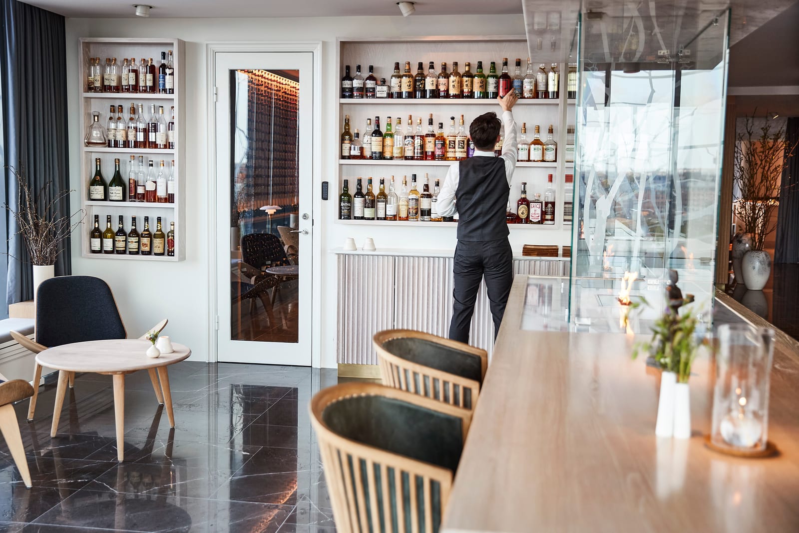 The bar and lounge