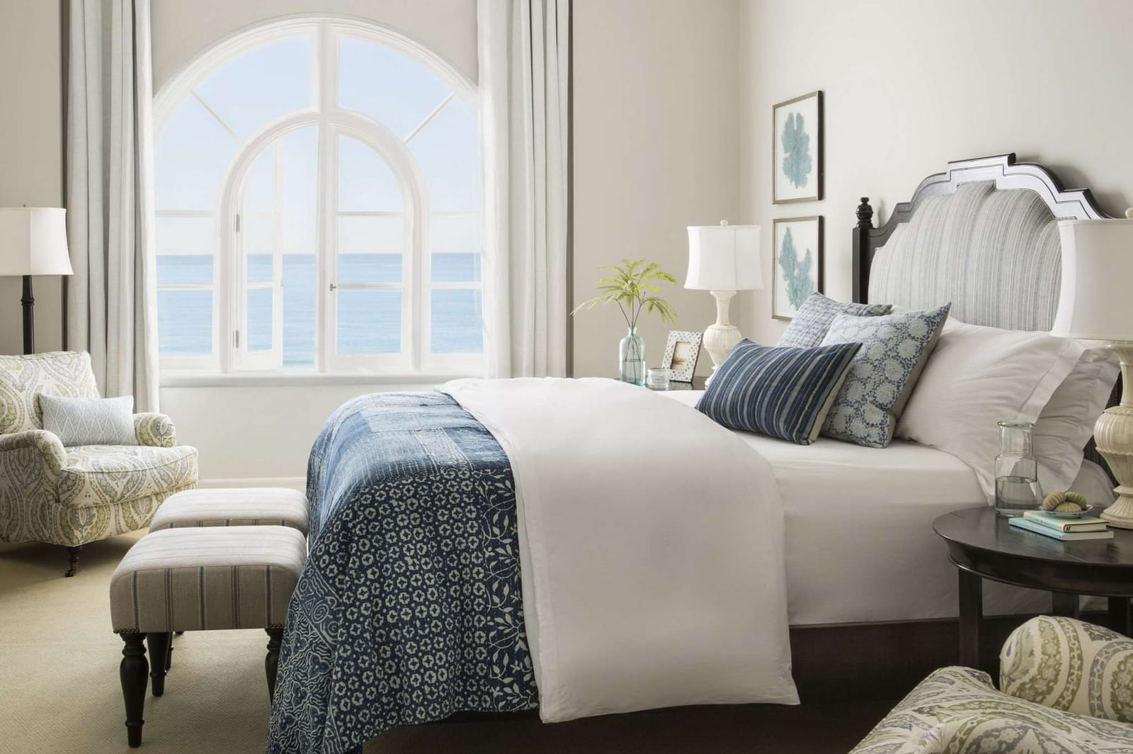 The bedroom, facing the ocean