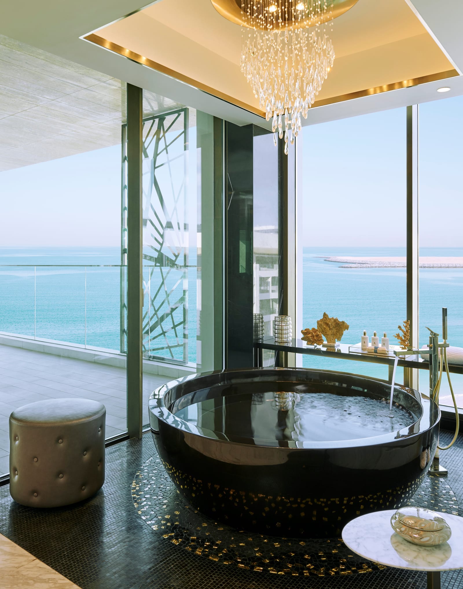 The bathtub by the windows