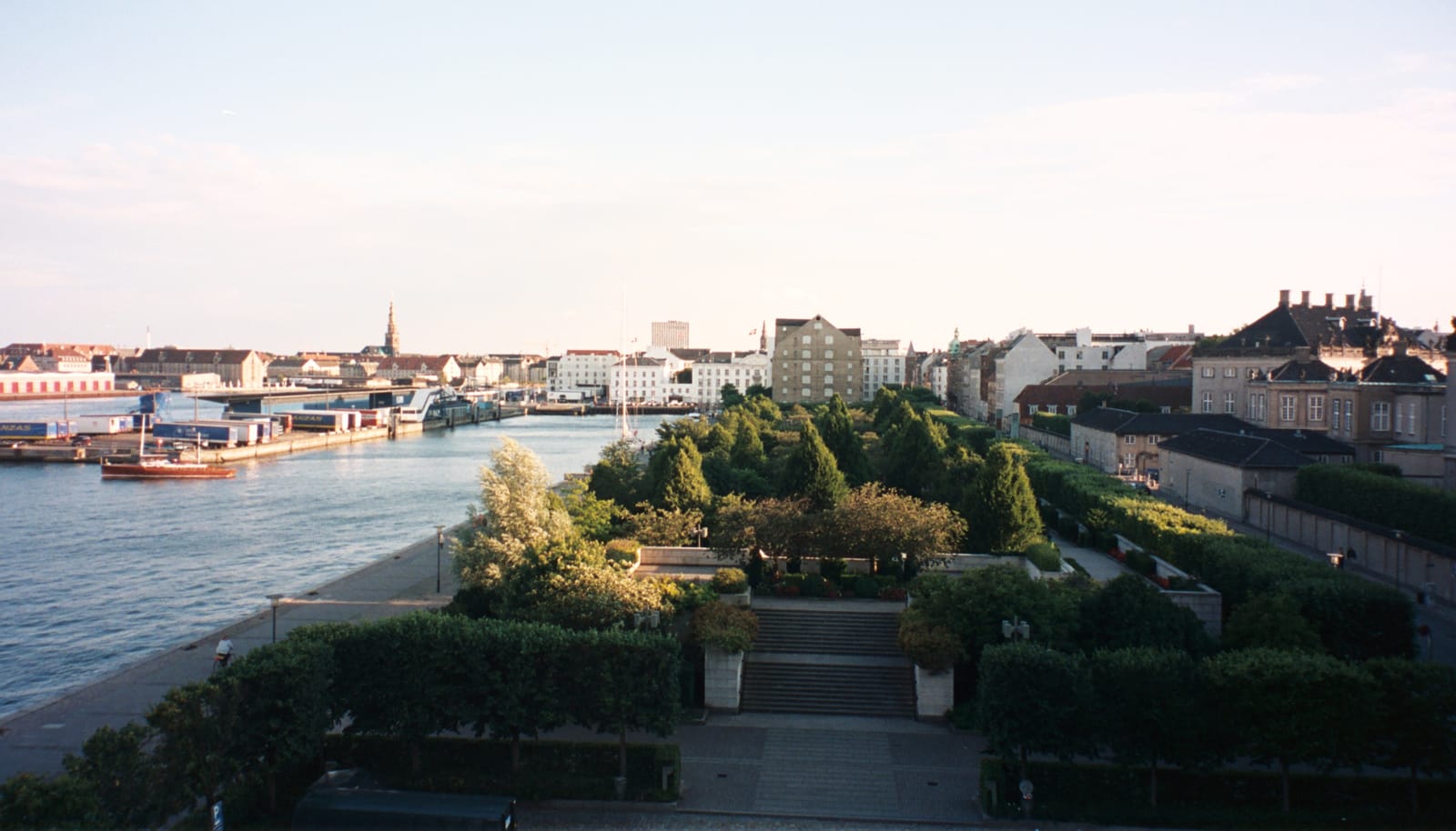 Amaliehaven and its quay from the north