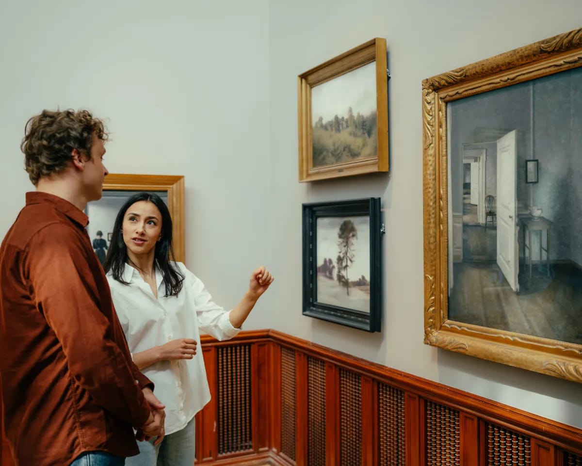 A tour at the Hammershøi wall