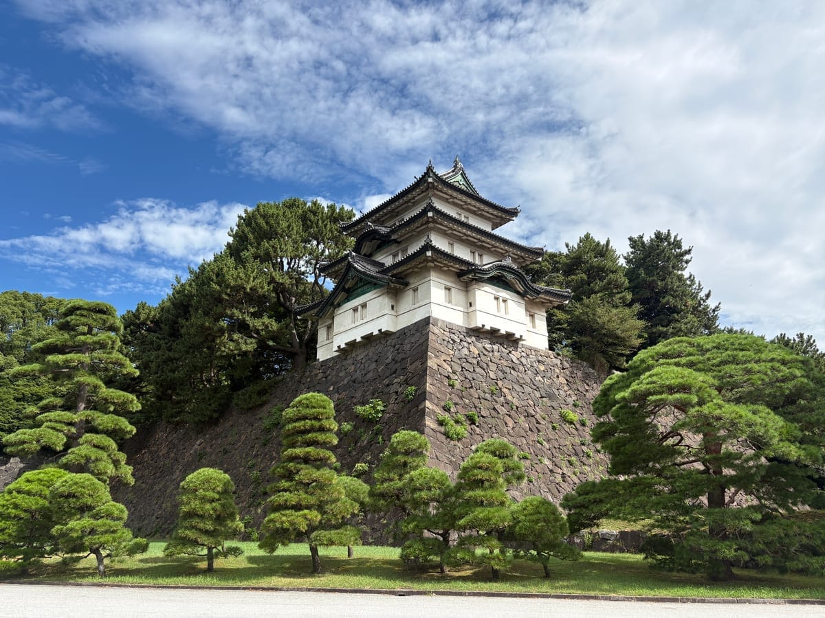 The Fujimi-yagura keep on its stone wall